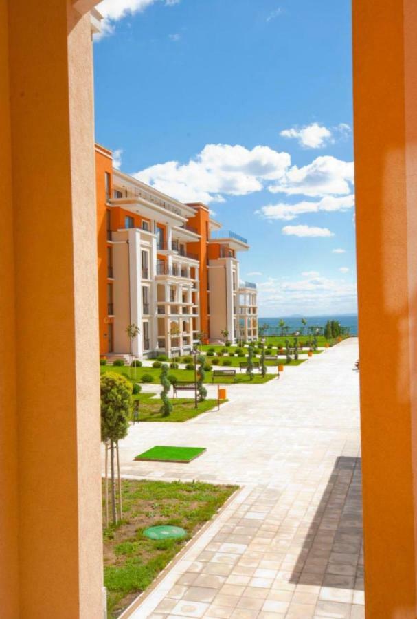 Apartment In Prestige Fort Beach Szveti Vlasz Kültér fotó