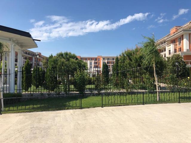 Apartment In Prestige Fort Beach Szveti Vlasz Kültér fotó